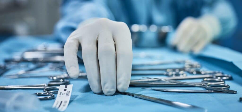 A growing number of physicians are opting to perform surgeries and procedures at surgical hospitals, rather than an acute care hospital with emergency rooms.